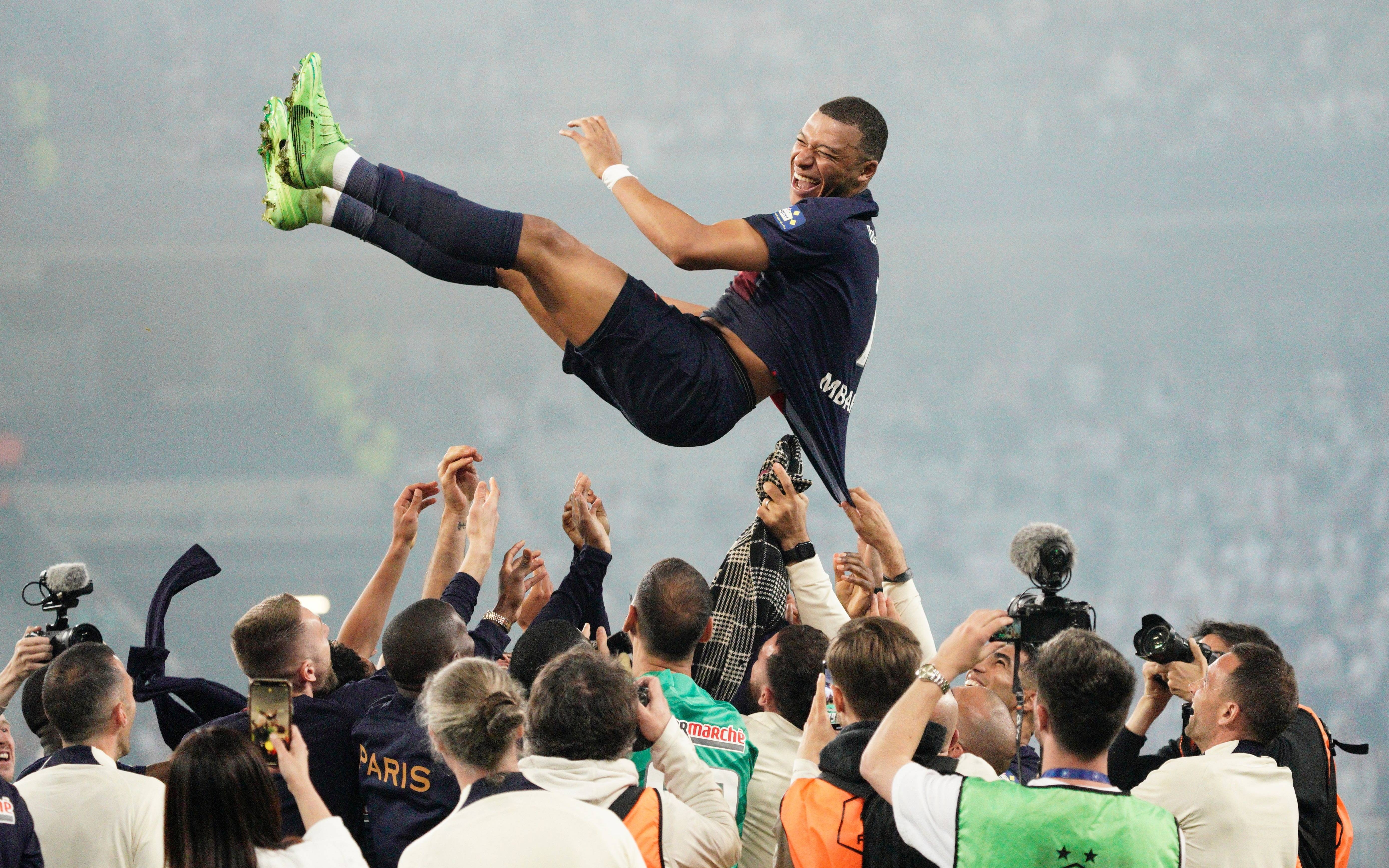 开云体育冲刺阶段法国杯传出新动向,巴黎圣日耳曼造点机会,管理层表态——管理层满意,轮换策略成焦点的简单介绍